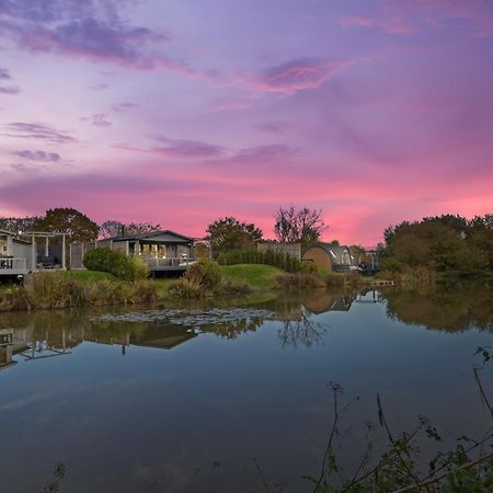 Choller Lake Lodges - Primrose Cabin With Private Hot Tub Ерандел Екстер'єр фото
