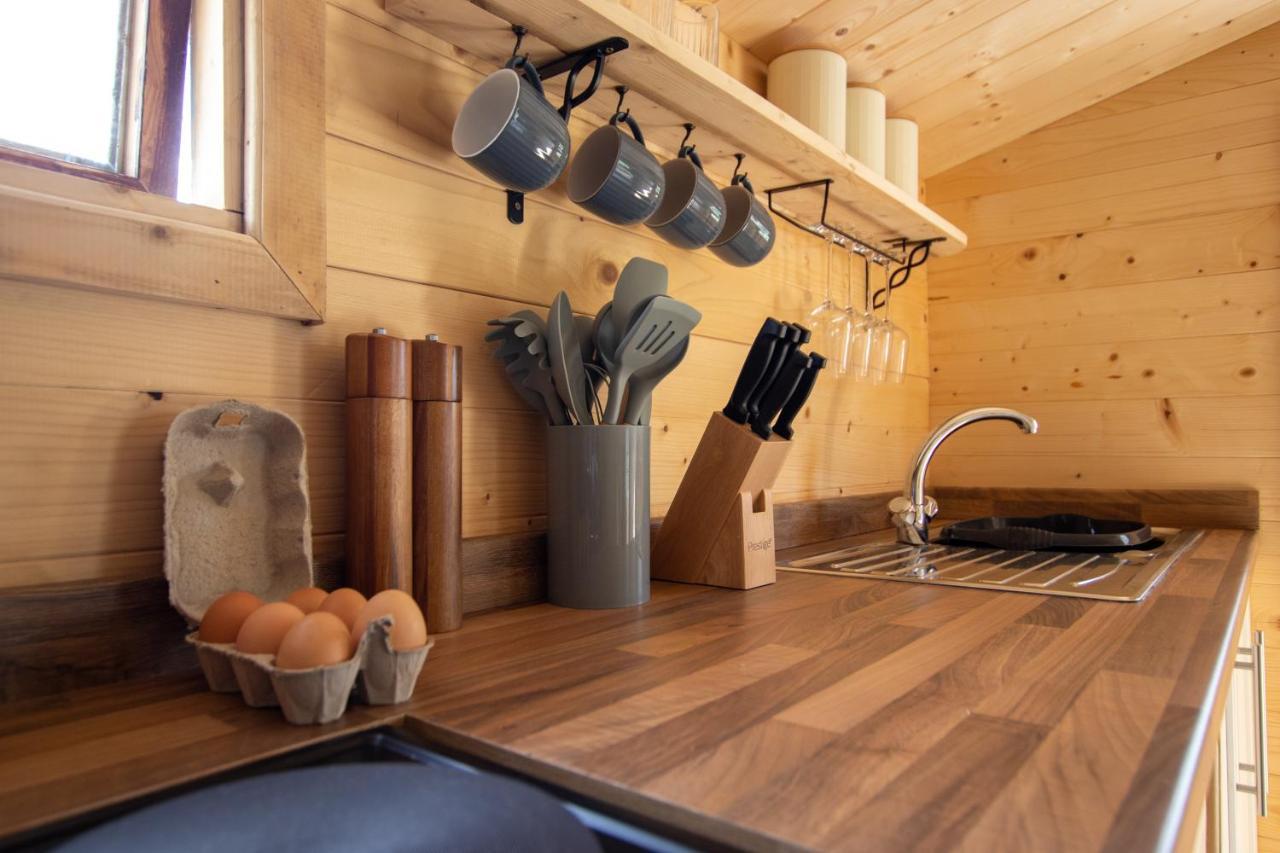 Choller Lake Lodges - Primrose Cabin With Private Hot Tub Ерандел Екстер'єр фото