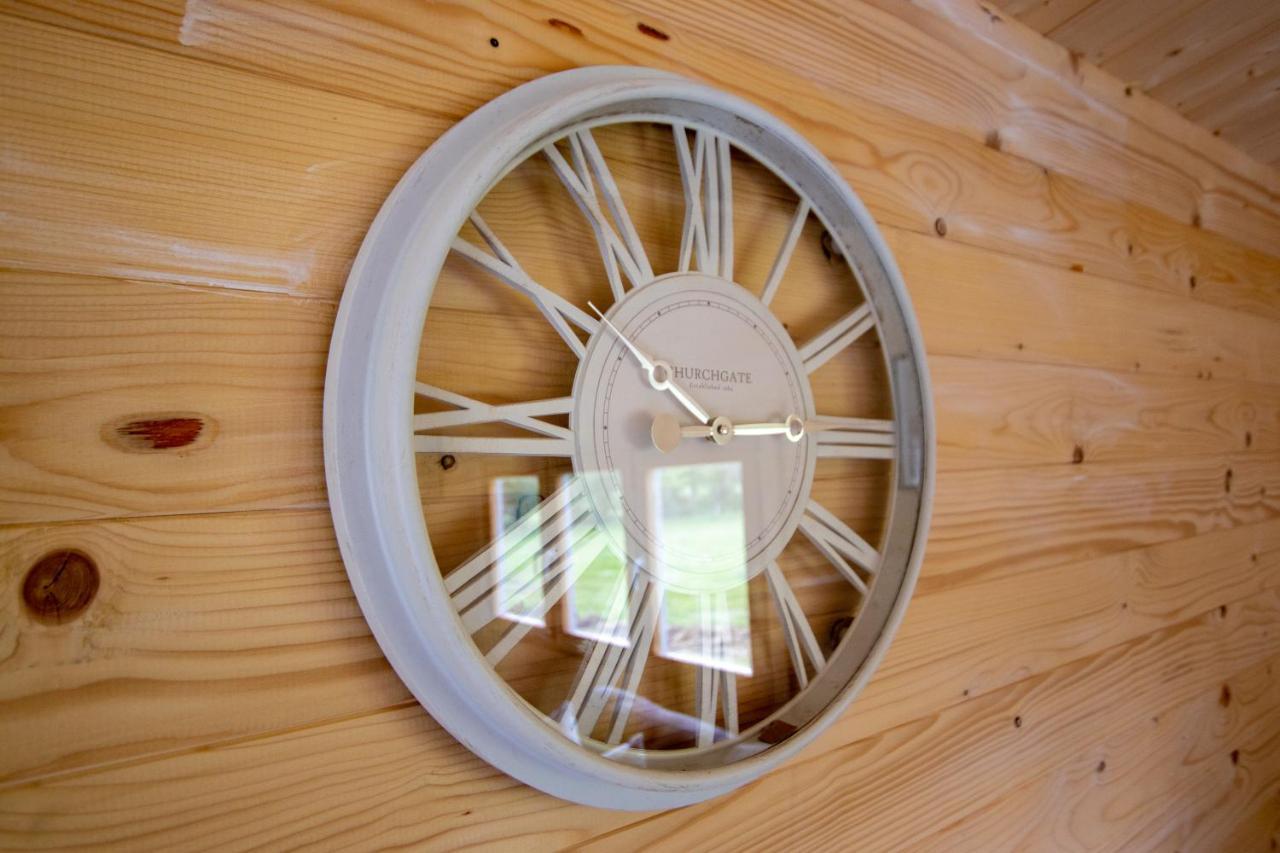 Choller Lake Lodges - Primrose Cabin With Private Hot Tub Ерандел Екстер'єр фото