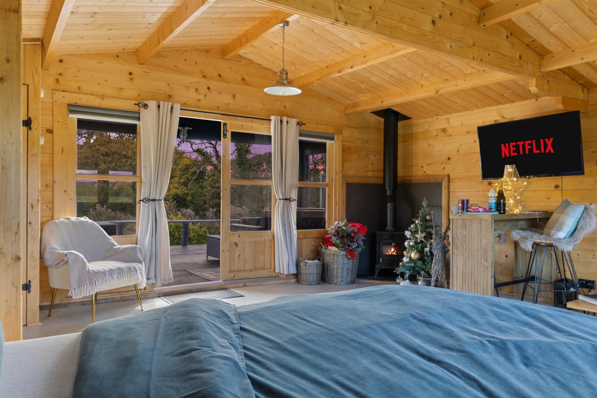 Choller Lake Lodges - Primrose Cabin With Private Hot Tub Ерандел Екстер'єр фото